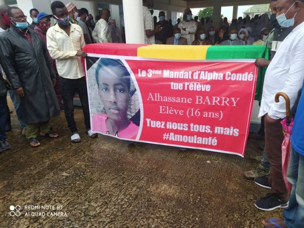 Abdourahmane Sanoh aux obsèques d’Alhassane Barry : « Nous n’avons pas d’autres choix que d’honorer leur mémoire »